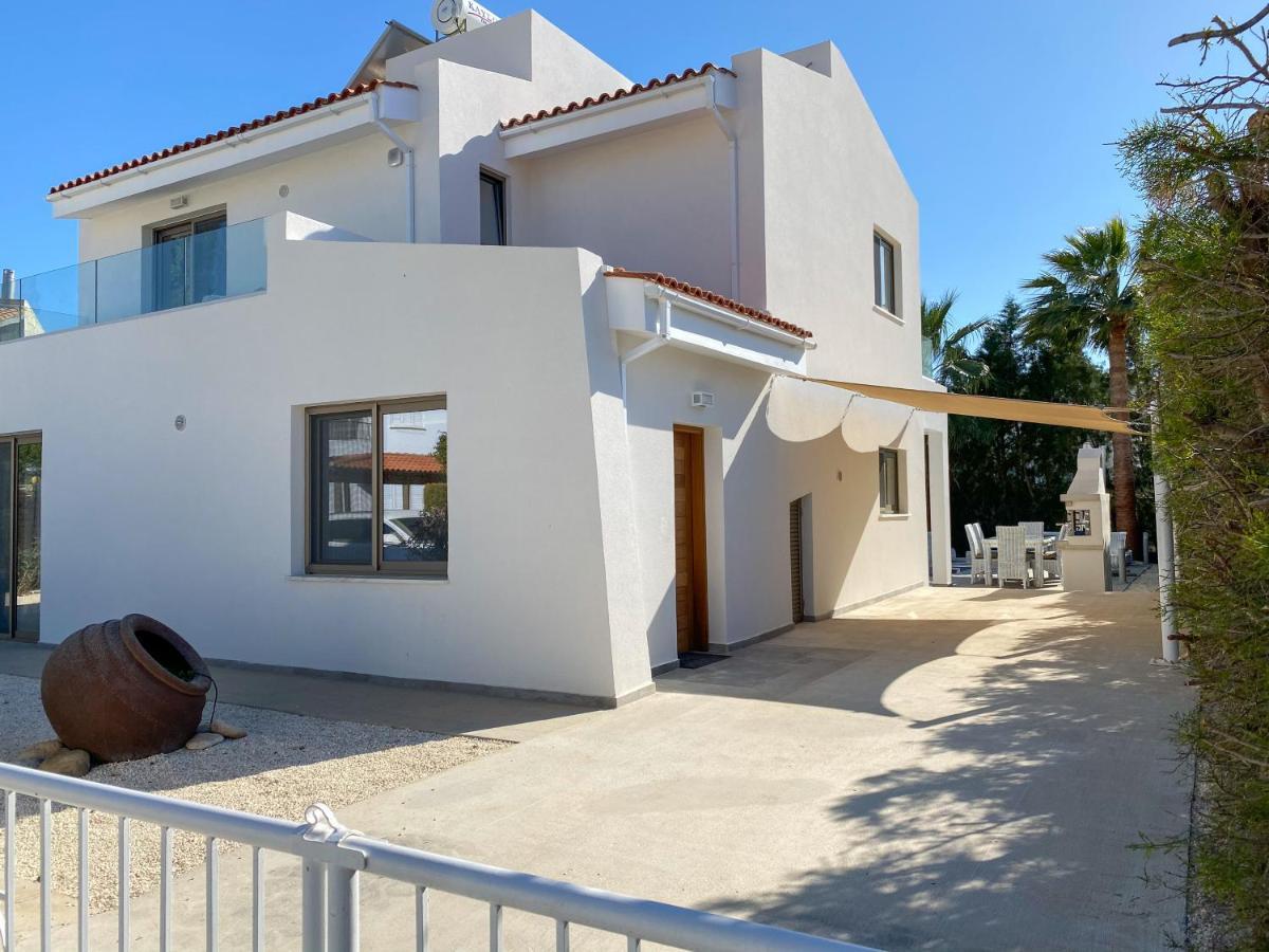 Luxury Villa Roma Near The Beach Coral Bay Exterior photo